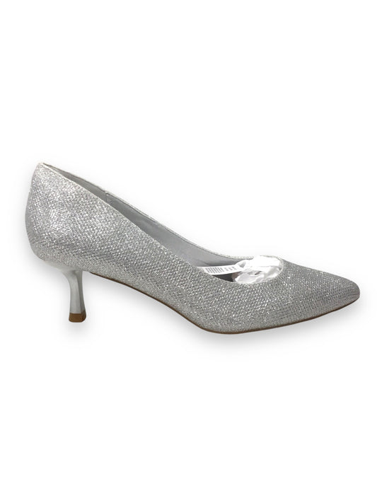 Shoes Heels Kitten By Clothes Mentor In Silver, Size: 6.5