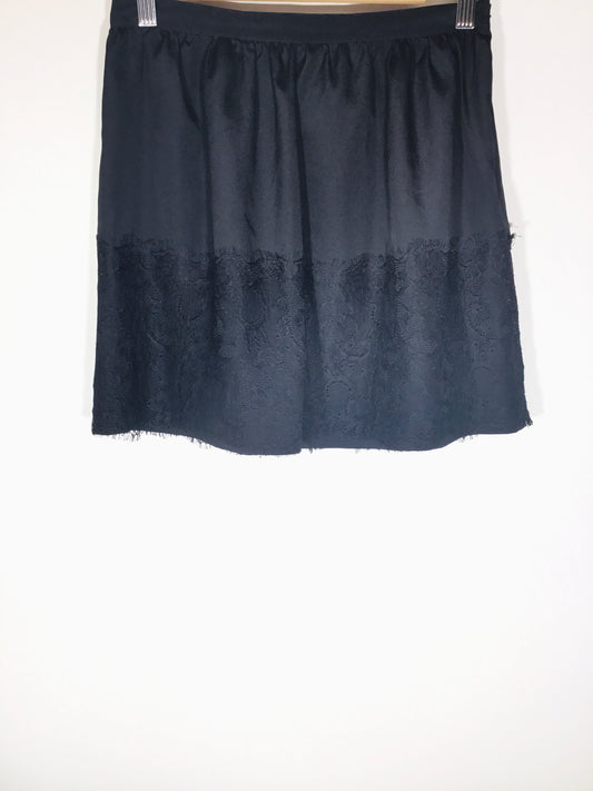 Skirt Mini & Short By Laundry  Size: 2